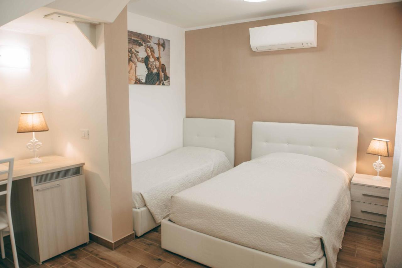 Affitta Camere La Fenice Di Folli Lorella 푸에냐고 외부 사진