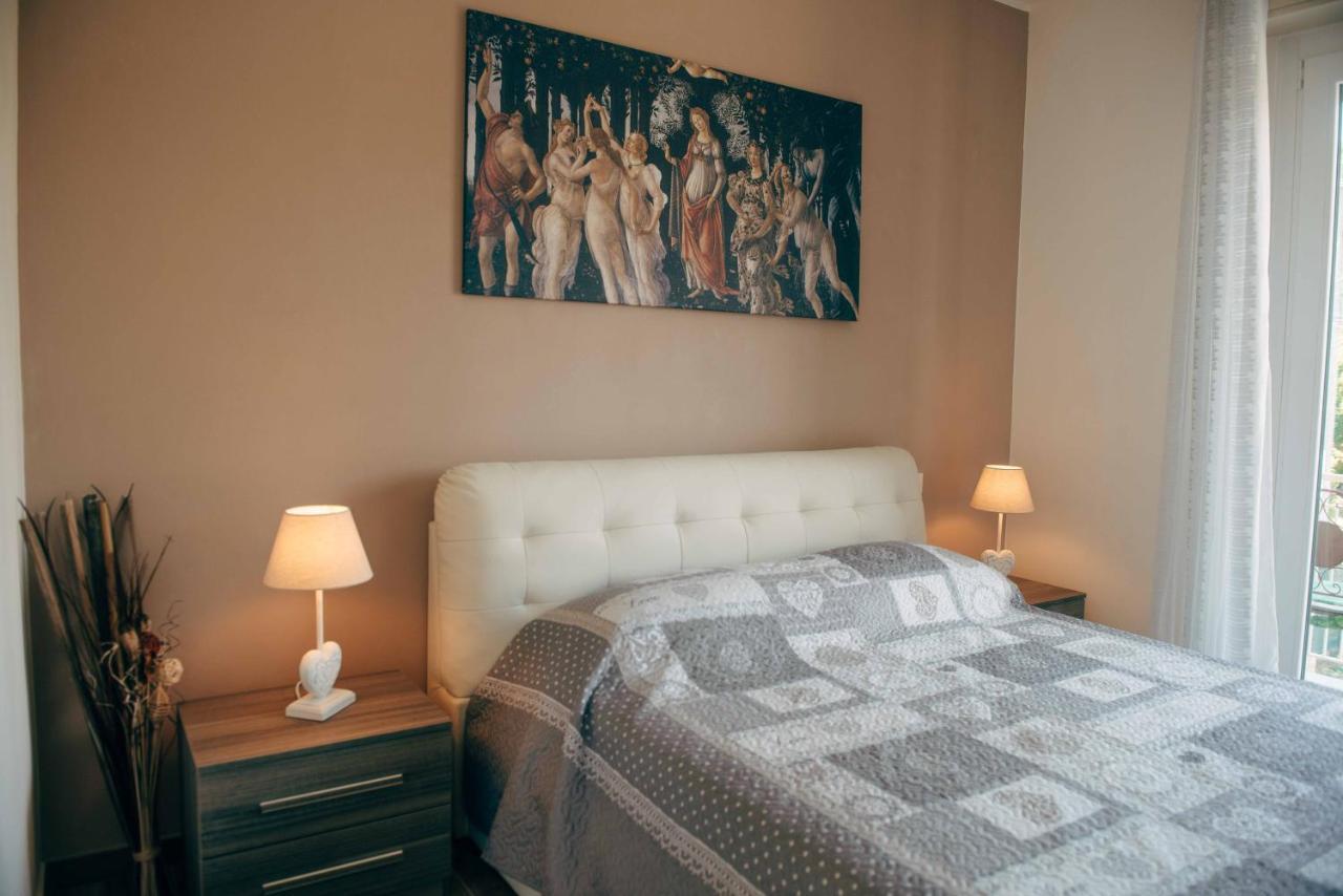 Affitta Camere La Fenice Di Folli Lorella 푸에냐고 외부 사진