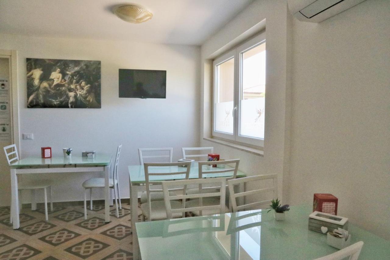 Affitta Camere La Fenice Di Folli Lorella 푸에냐고 외부 사진