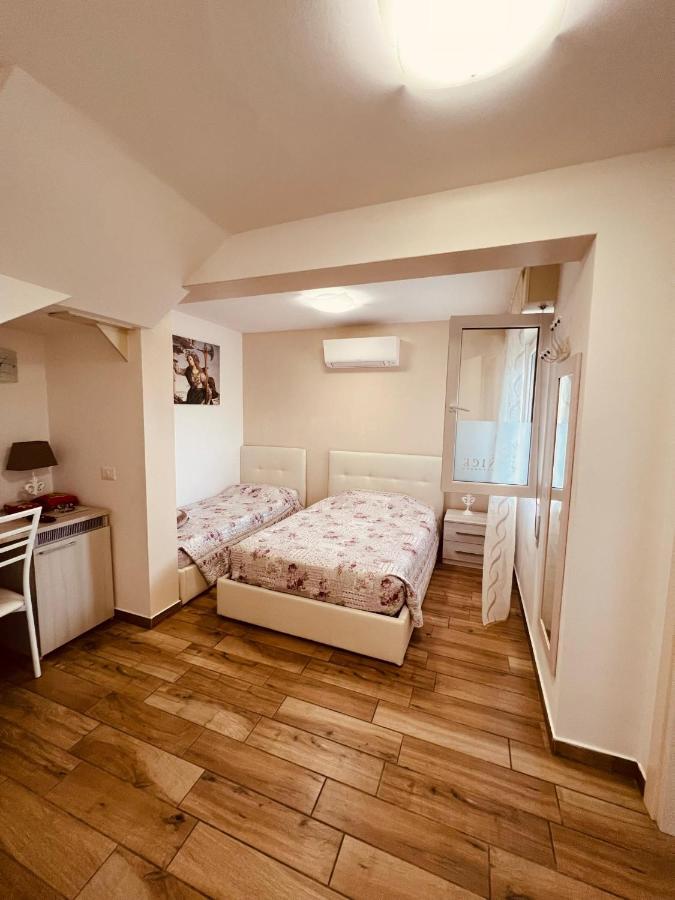 Affitta Camere La Fenice Di Folli Lorella 푸에냐고 외부 사진
